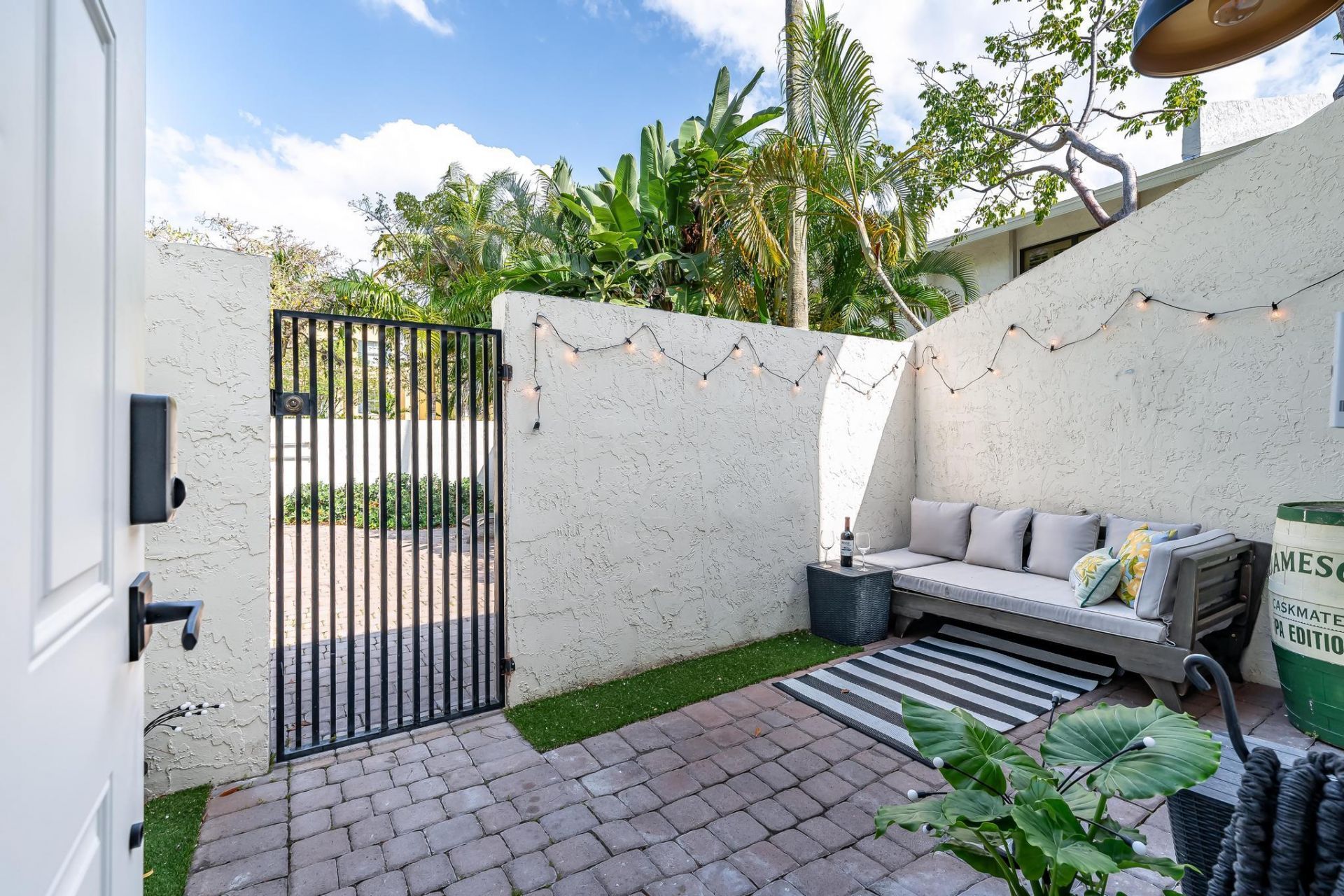563 NE 7th Avenue, Unit 1B, Fort Lauderdale, FL 33301 Photo