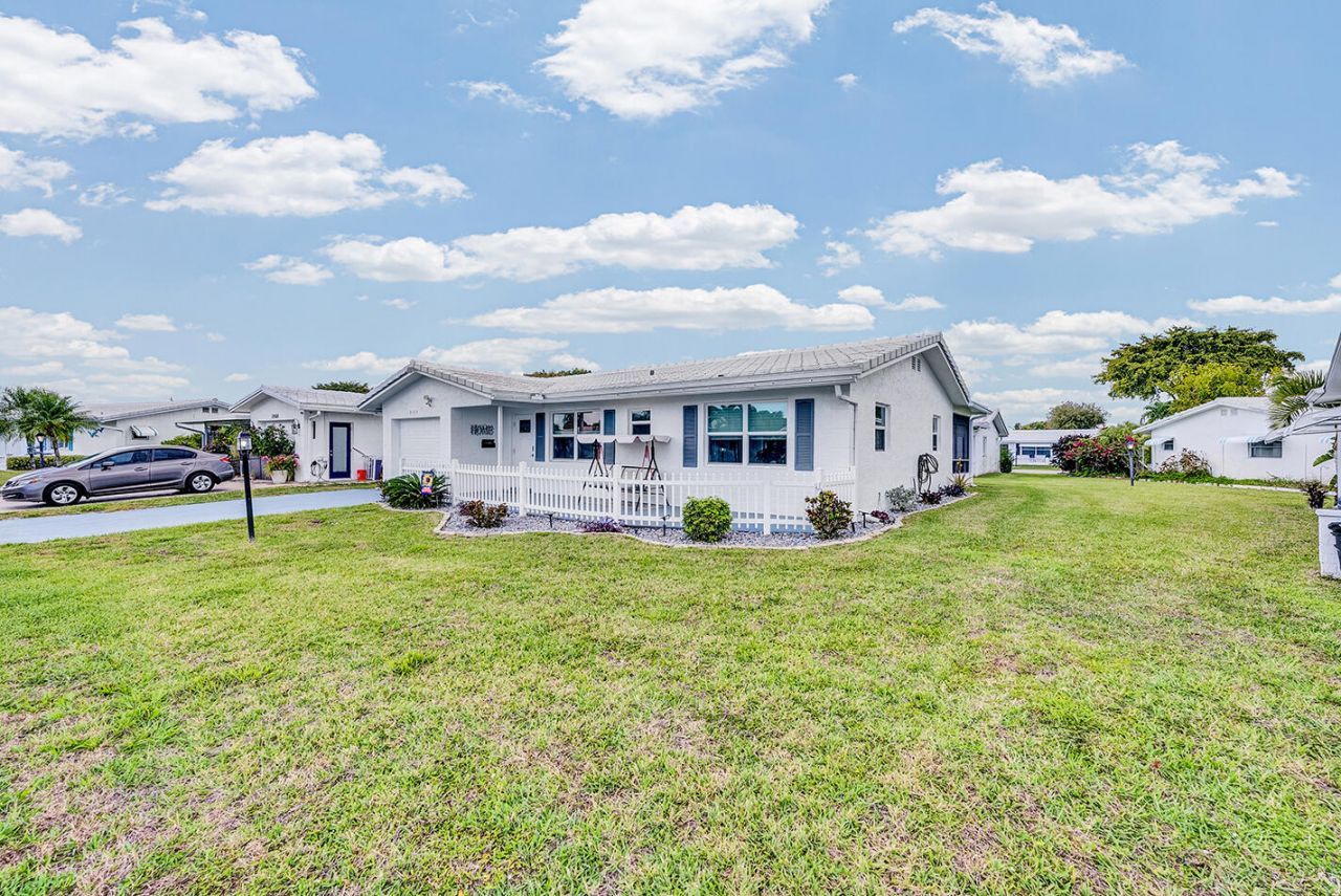 2105 Alfred Drive, Boynton Beach, FL 33426 Photo