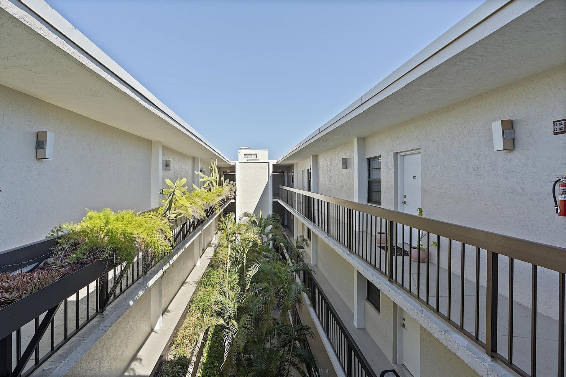 5495 NE 25th Avenue, Unit Apt 202, Fort Lauderdale, FL 33308 Photo