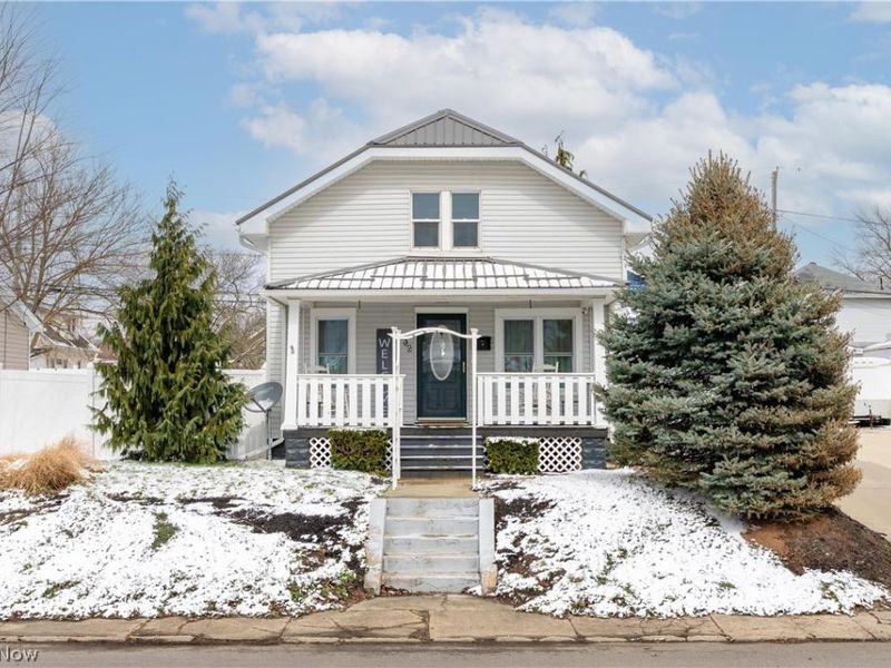 702 Griffith Avenue SW, Massillon, OH 44647 Photo 1