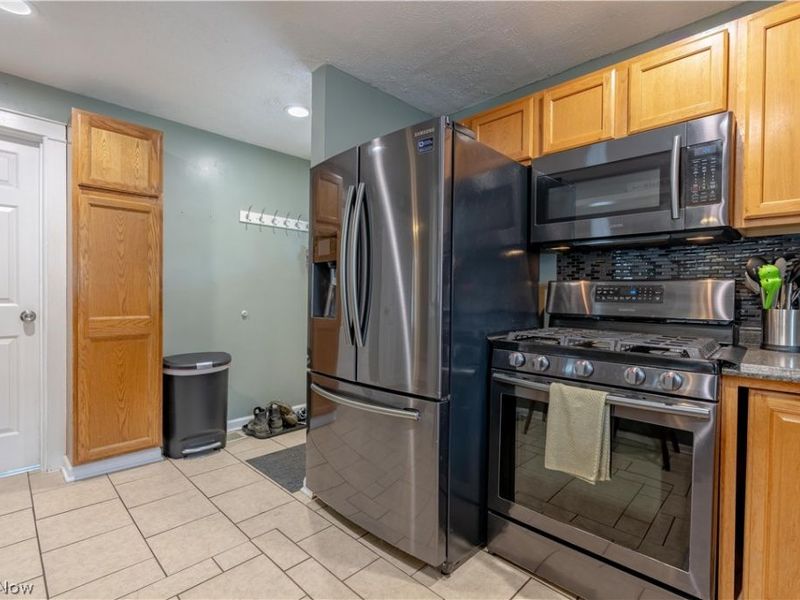 702 Griffith Avenue SW, Massillon, OH 44647 Photo 10