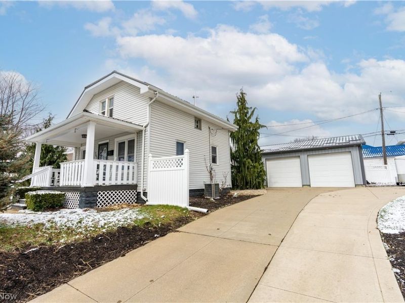 702 Griffith Avenue SW, Massillon, OH 44647 Photo 2