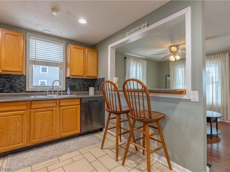 702 Griffith Avenue SW, Massillon, OH 44647 Photo 6