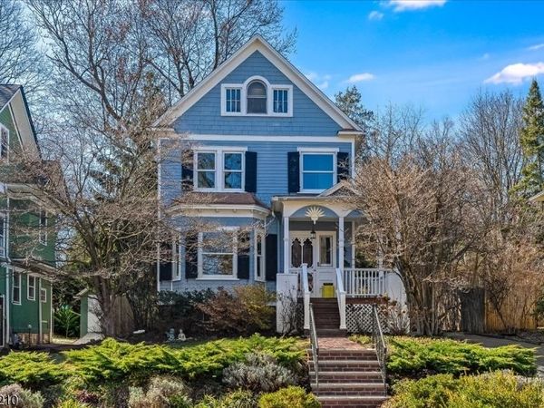 82 Essex Ave, Glen Ridge, NJ 07028