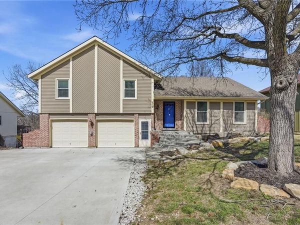 518 NW 65th Terrace, Kansas City, MO 64118