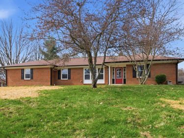 102 Bayberry Road, Versailles, KY 40383