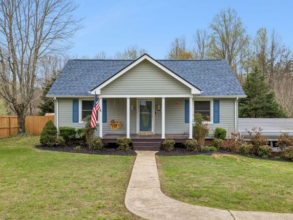 1027 Mulberry St , Burns, TN 37029