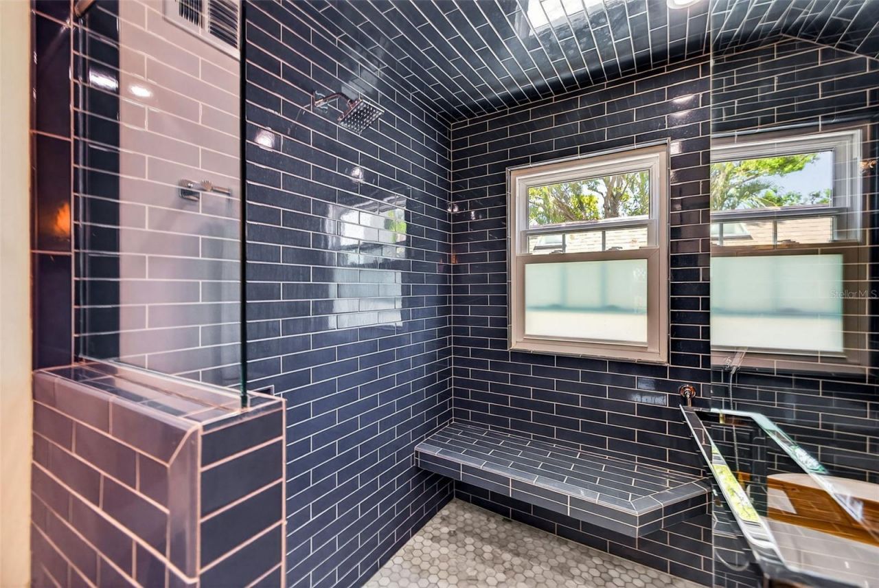 2445 6th Avenue N, Saint Petersburg, FL 33713 Photo