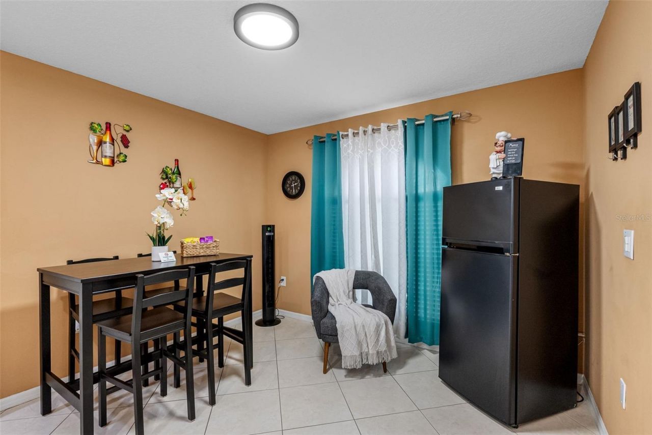 10407 N Woodmere Road , Tampa, FL 33617 Photo