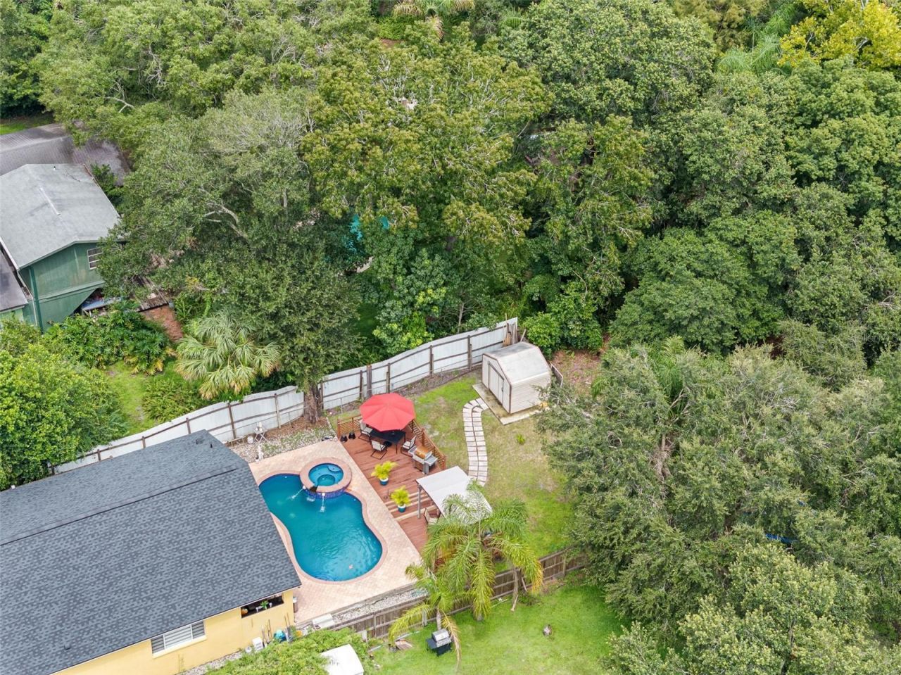 10407 N Woodmere Road , Tampa, FL 33617 Photo