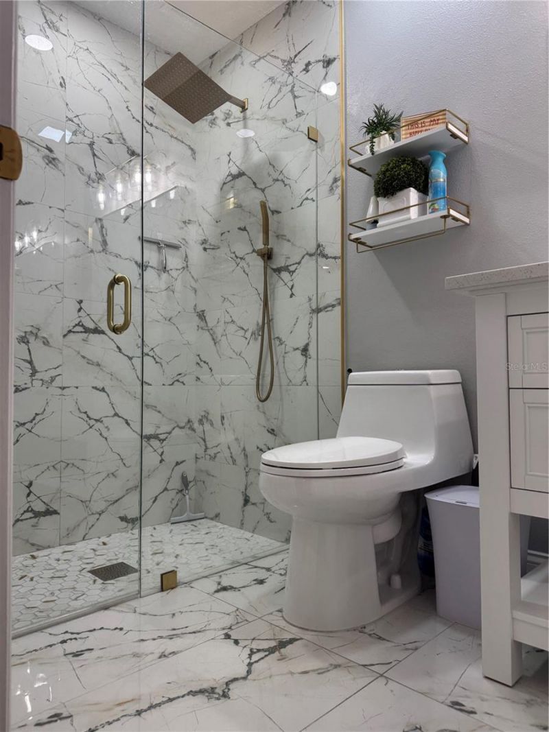 10407 N Woodmere Road , Tampa, FL 33617 Photo