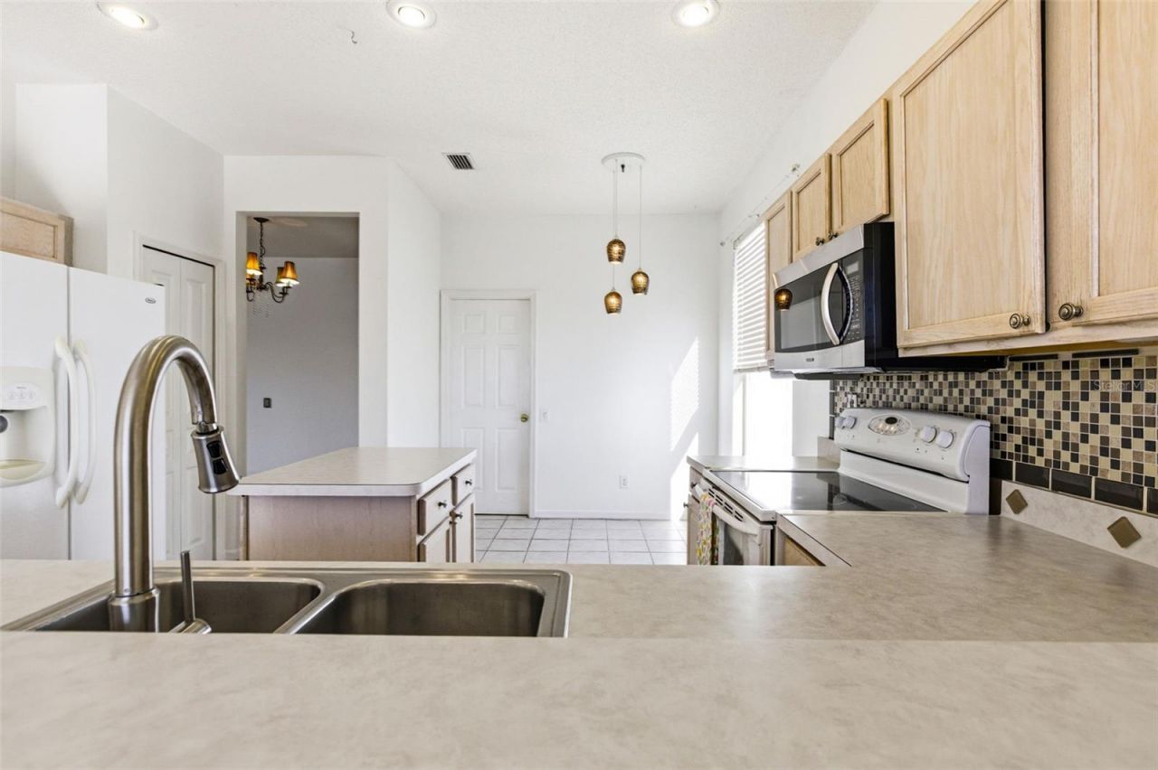 5512 47th Court E, Bradenton, FL 34203 Photo