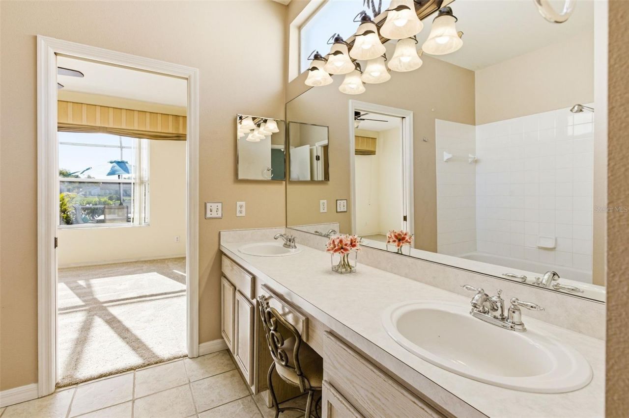 5512 47th Court E, Bradenton, FL 34203 Photo