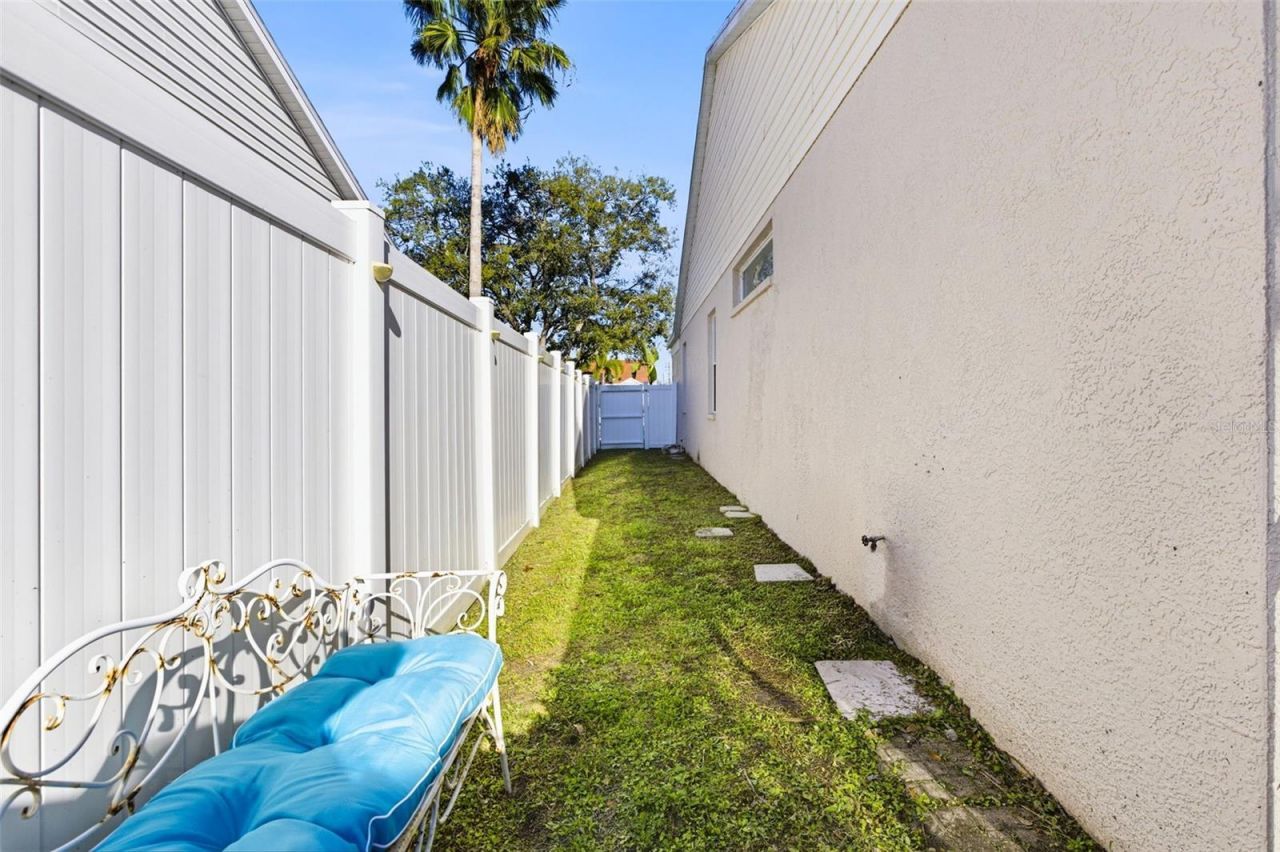 5512 47th Court E, Bradenton, FL 34203 Photo