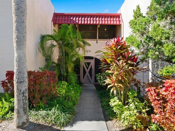 1009 S BAYSHORE BOULEVARD , Unit 204, SAFETY HARBOR, FL 34695