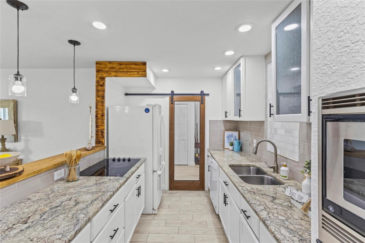 4003 36th Street W, Bradenton, FL 34205 Photo