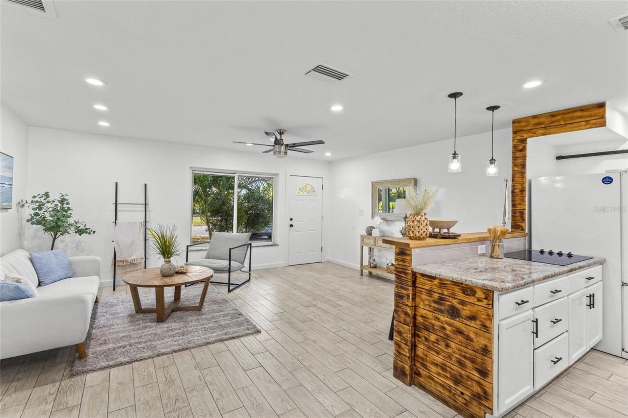 4003 36th Street W, Bradenton, FL 34205 Photo