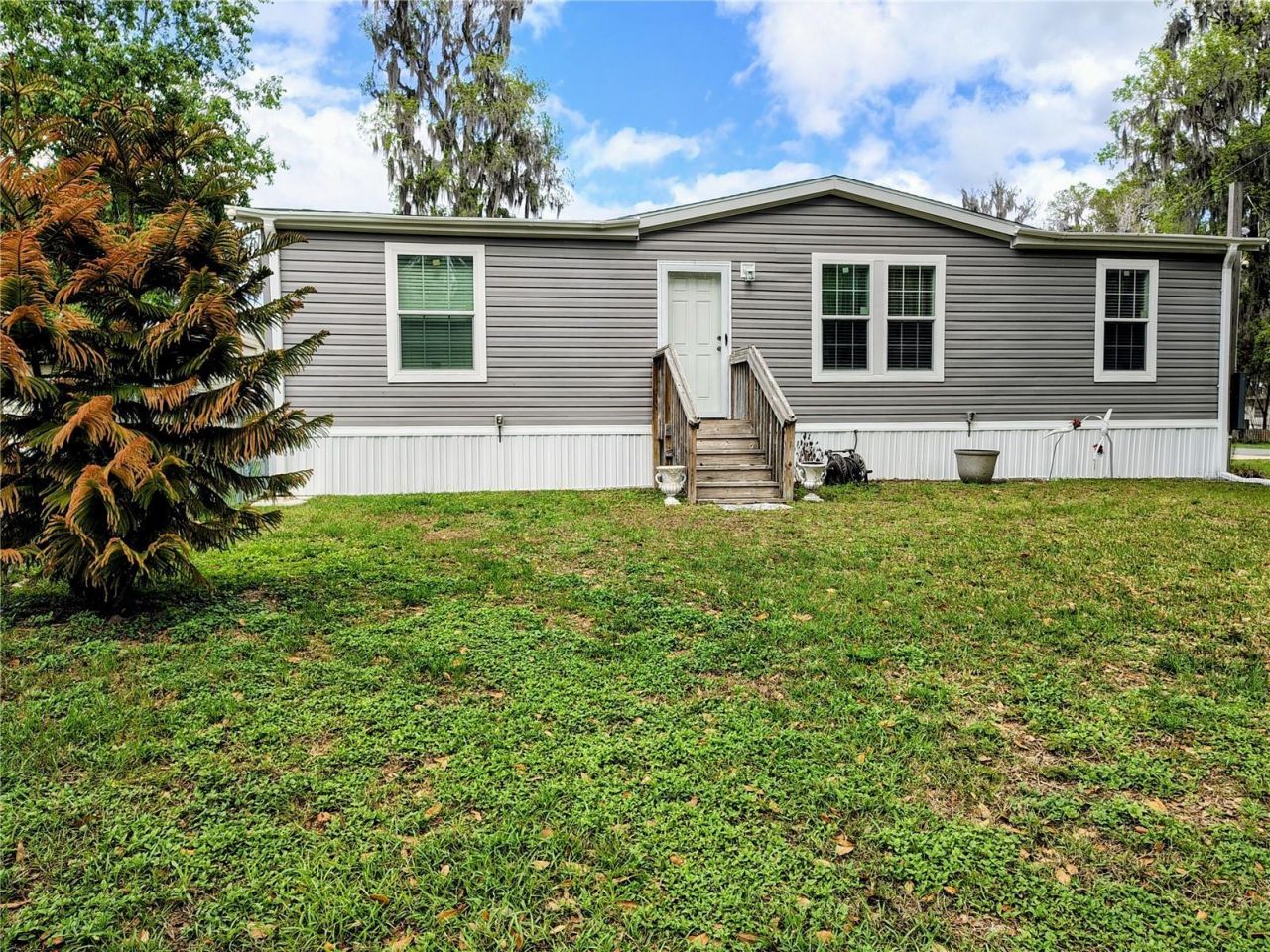 1912 Cr 439c , Lake Panasoffkee, FL 33538 Photo