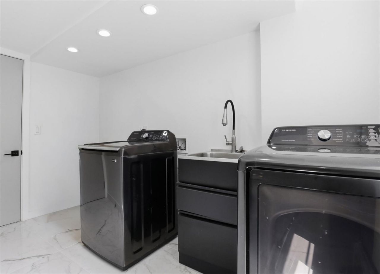 4942 Hubner Circle, Sarasota, FL 34241 Photo