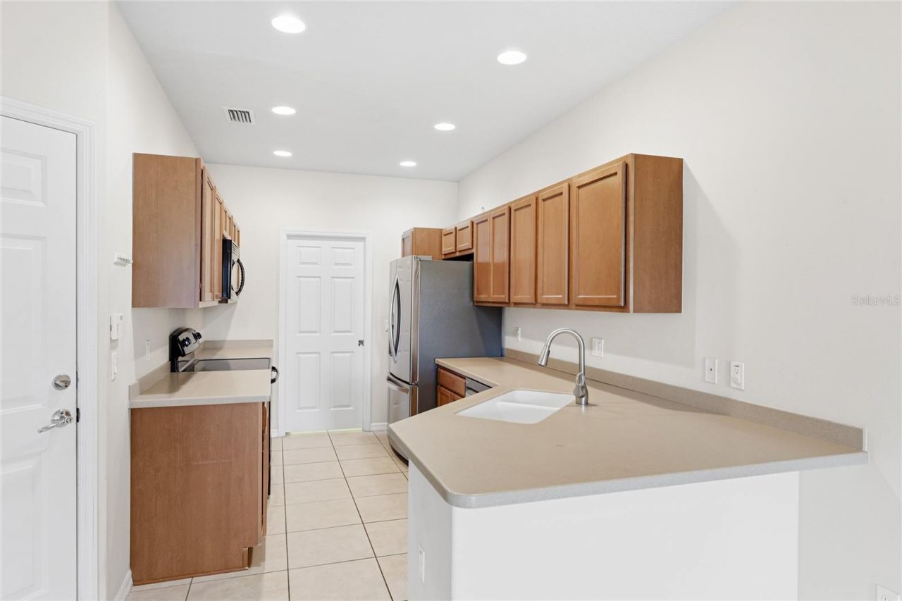 3730 82nd Avenue Circle E, Unit 104, Sarasota, FL 34243 Photo