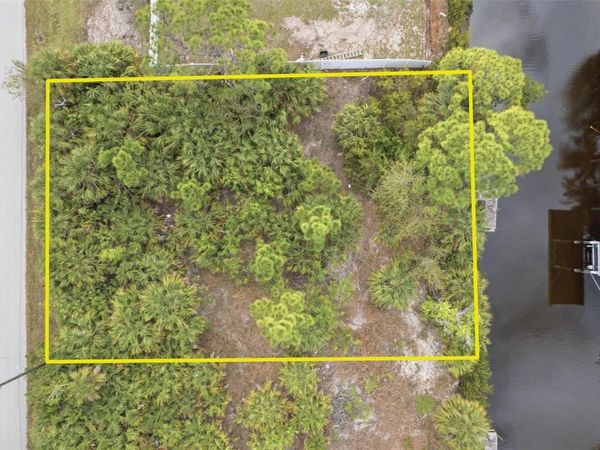 3111 BANYAN WAY , PUNTA GORDA, FL 33950