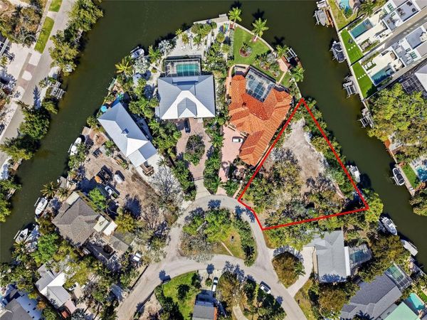 114 ISLAND CIRCLE, SARASOTA, FL 34242