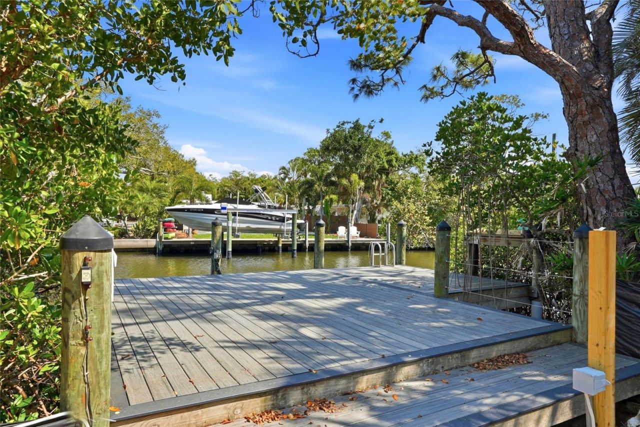 114 Island Circle, Sarasota, FL 34242 Photo