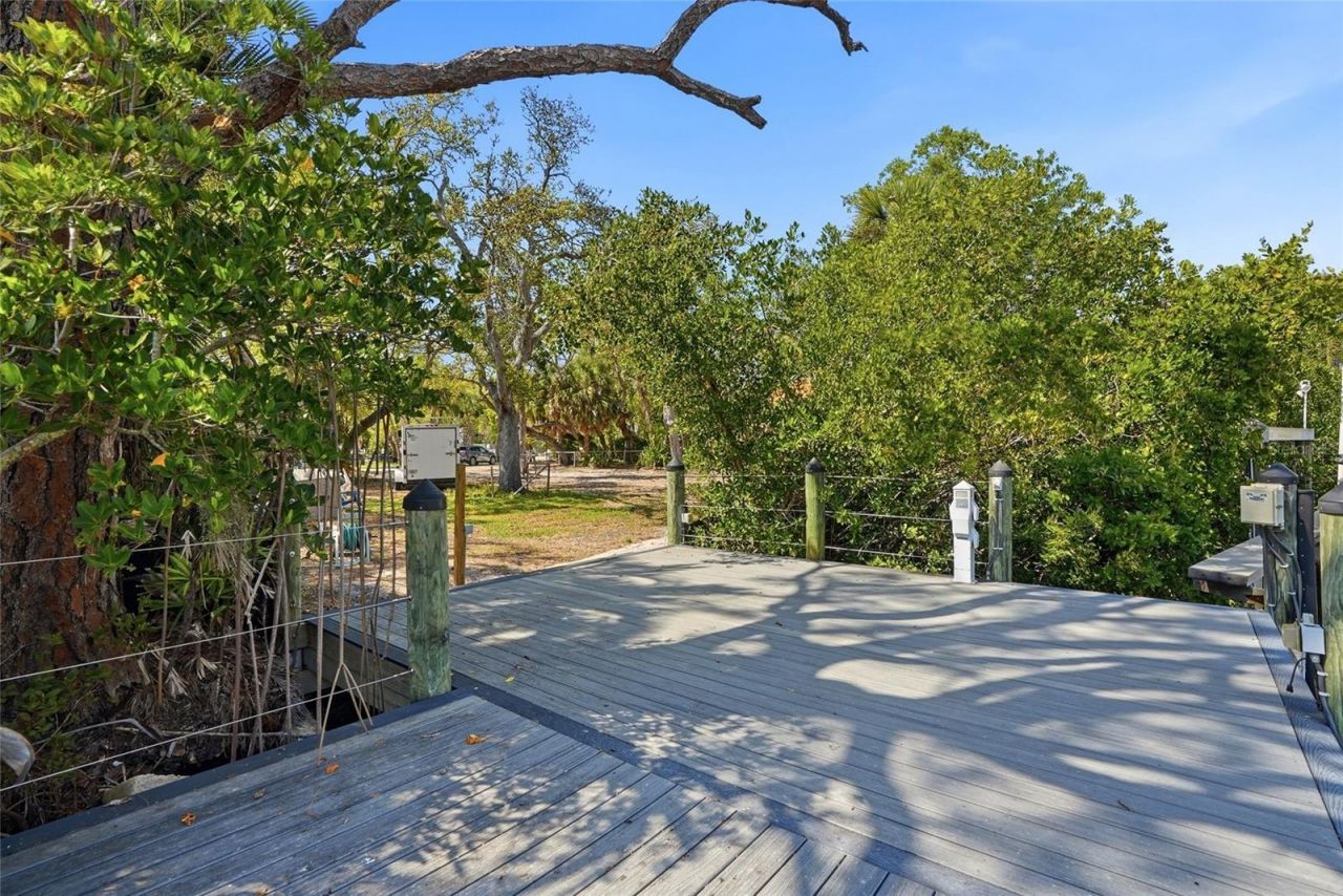 114 Island Circle, Sarasota, FL 34242 Photo