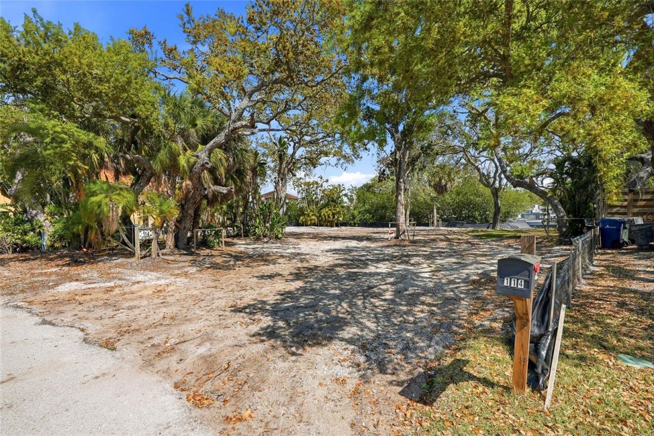 114 Island Circle, Sarasota, FL 34242 Photo