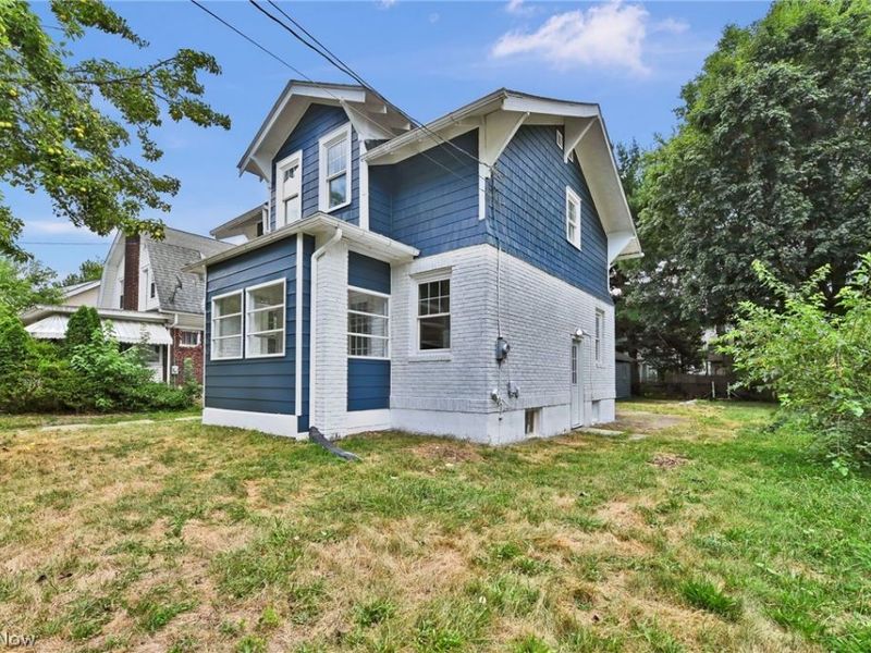 1584 Hampton Road , Akron, OH 44305 Photo 3