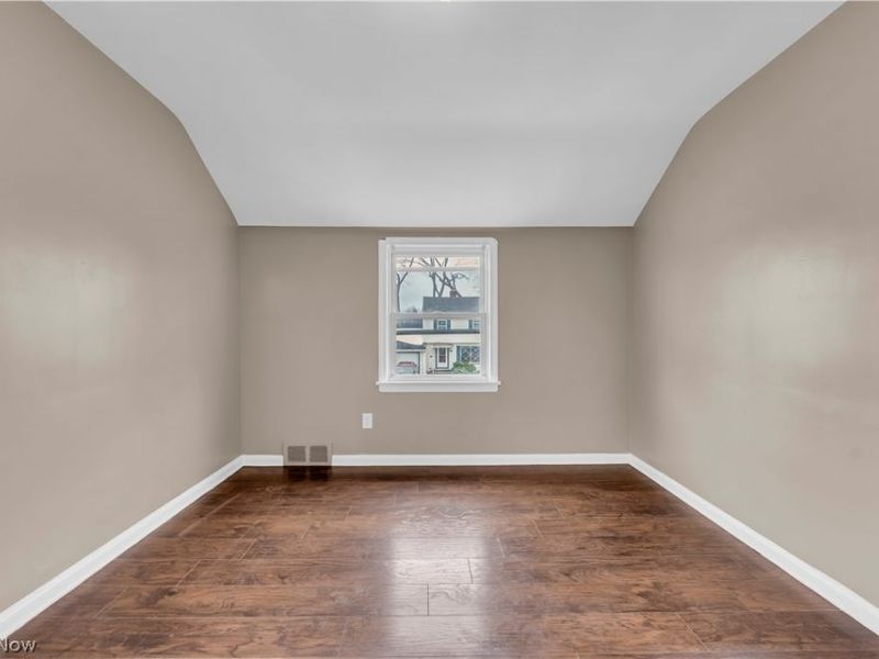 8008 Pelham Drive, Parma, OH 44129 Photo 14