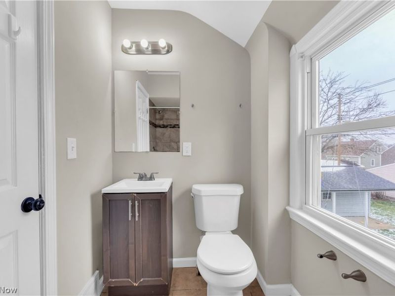 8008 Pelham Drive, Parma, OH 44129 Photo 18