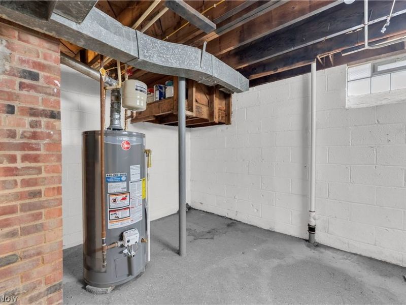 8008 Pelham Drive, Parma, OH 44129 Photo 24