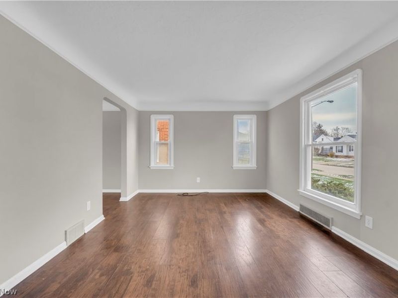 8008 Pelham Drive, Parma, OH 44129 Photo 5