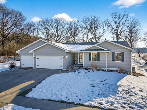 1351 Cumberland Drive, Edgerton, WI 53534