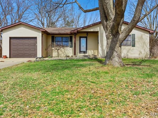 147 Holiday Drive, Edwardsville, IL 62025