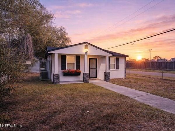 2205 COMMONWEALTH Avenue, Jacksonville, FL 32209