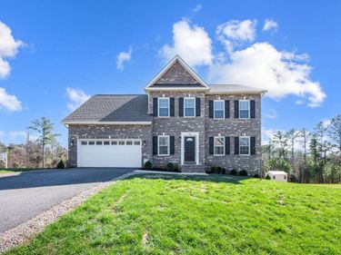 1110 Lochwood Hill Drive, Goode, VA 24556