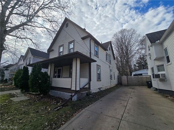 3805 Revere Court , Cleveland, OH 44109