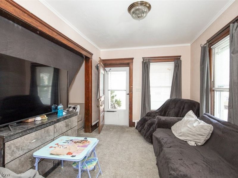 3805 Revere Court, Cleveland, OH 44109 Photo 11