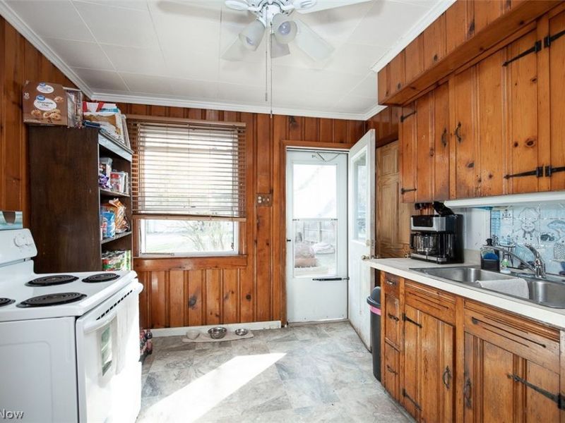 3805 Revere Court, Cleveland, OH 44109 Photo 14