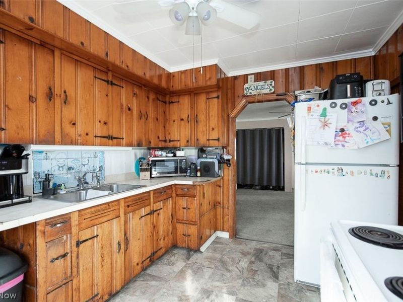 3805 Revere Court, Cleveland, OH 44109 Photo 15