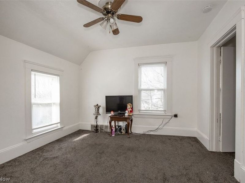 3805 Revere Court, Cleveland, OH 44109 Photo 24