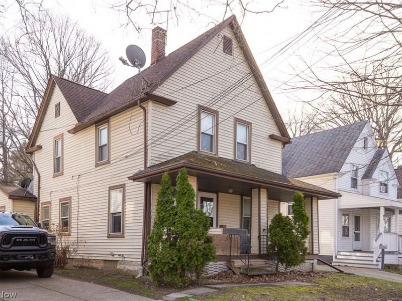 3805 Revere Court, Cleveland, OH 44109 Photo 4