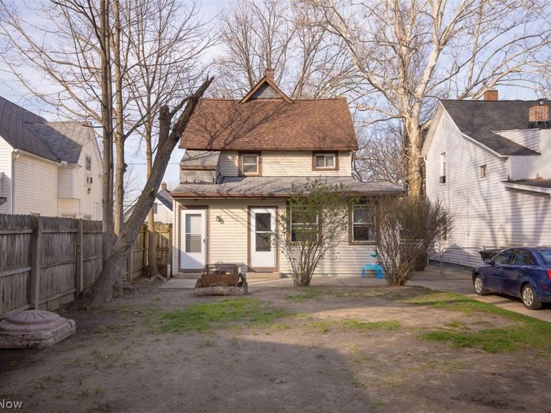 3805 Revere Court, Cleveland, OH 44109 Photo 6