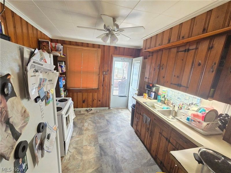 3805 Revere Court, Cleveland, OH 44109 Photo 6