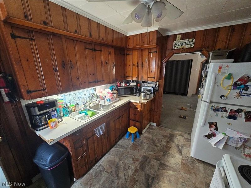 3805 Revere Court, Cleveland, OH 44109 Photo 7