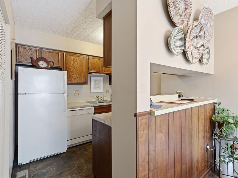 2534 Home Acre Drive , Unit 34, Columbus, OH 43231 Photo 13