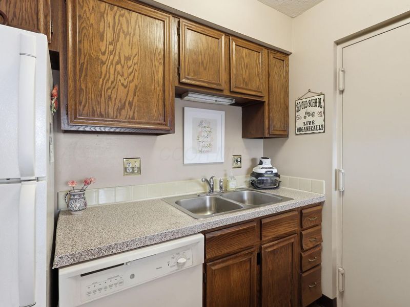 2534 Home Acre Drive , Unit 34, Columbus, OH 43231 Photo 16