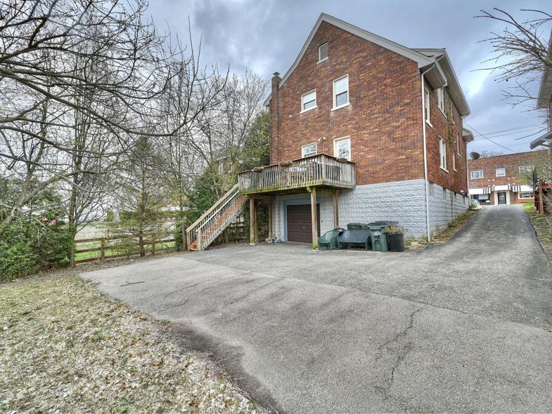 831 N Fort Thomas Avenue, Fort Thomas, KY 41075 Photo 2